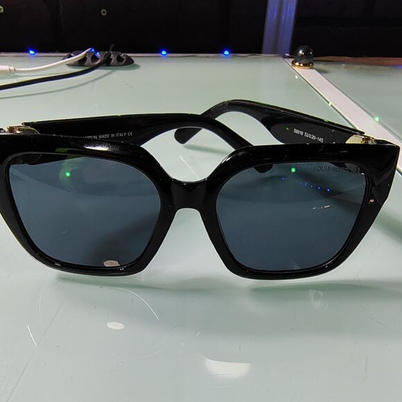 LOUIS VUITTON BRAND NEW BLACK SUNGLASSES WITH BLUEISH GRAY LENS -MADE IN ITALY - Picture 5 of 13